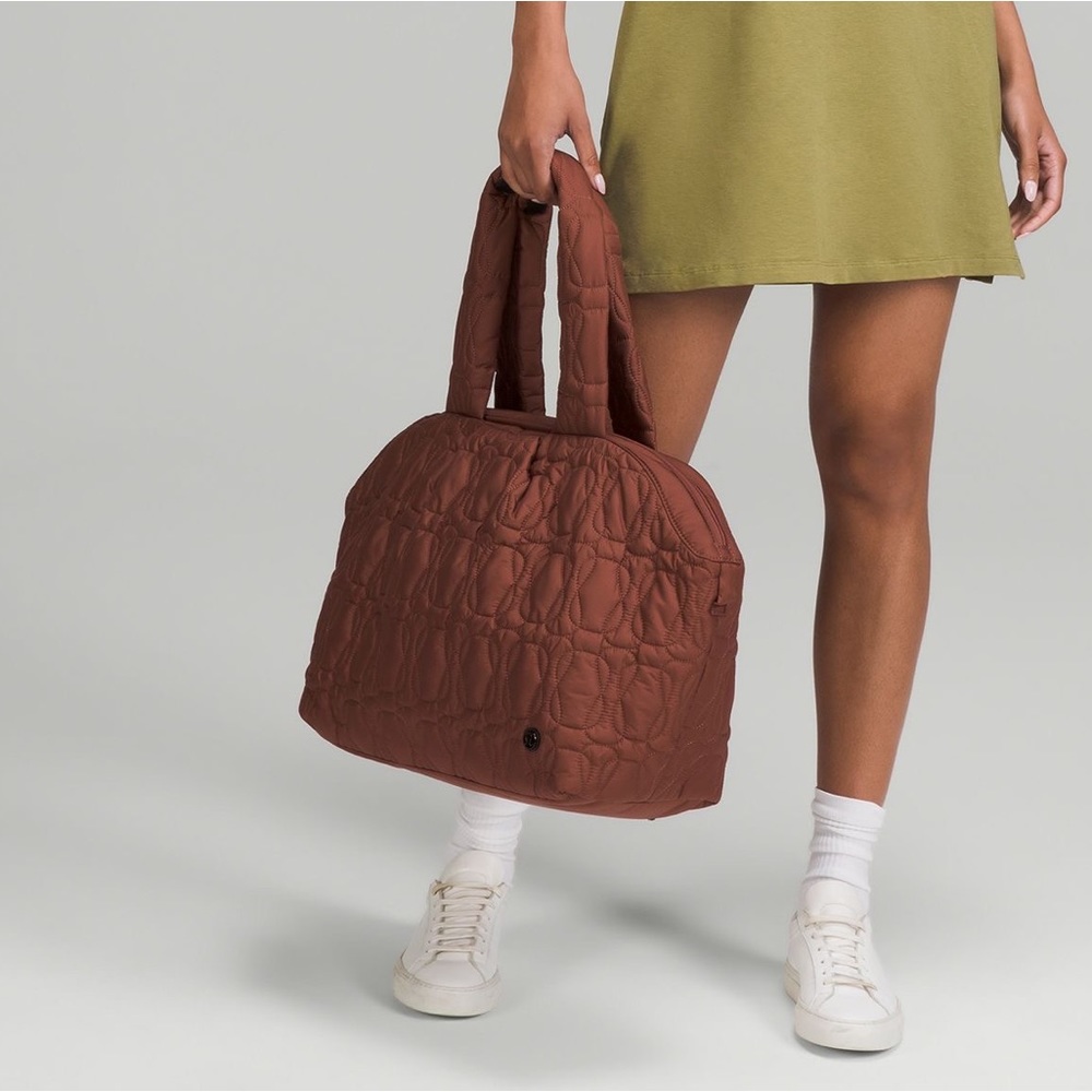Lululemon Quilted Embrace Tote Bag 20L
